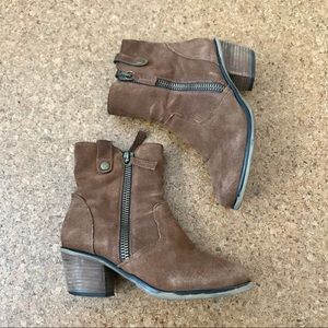 Steve Madden Windey Boots - Tan